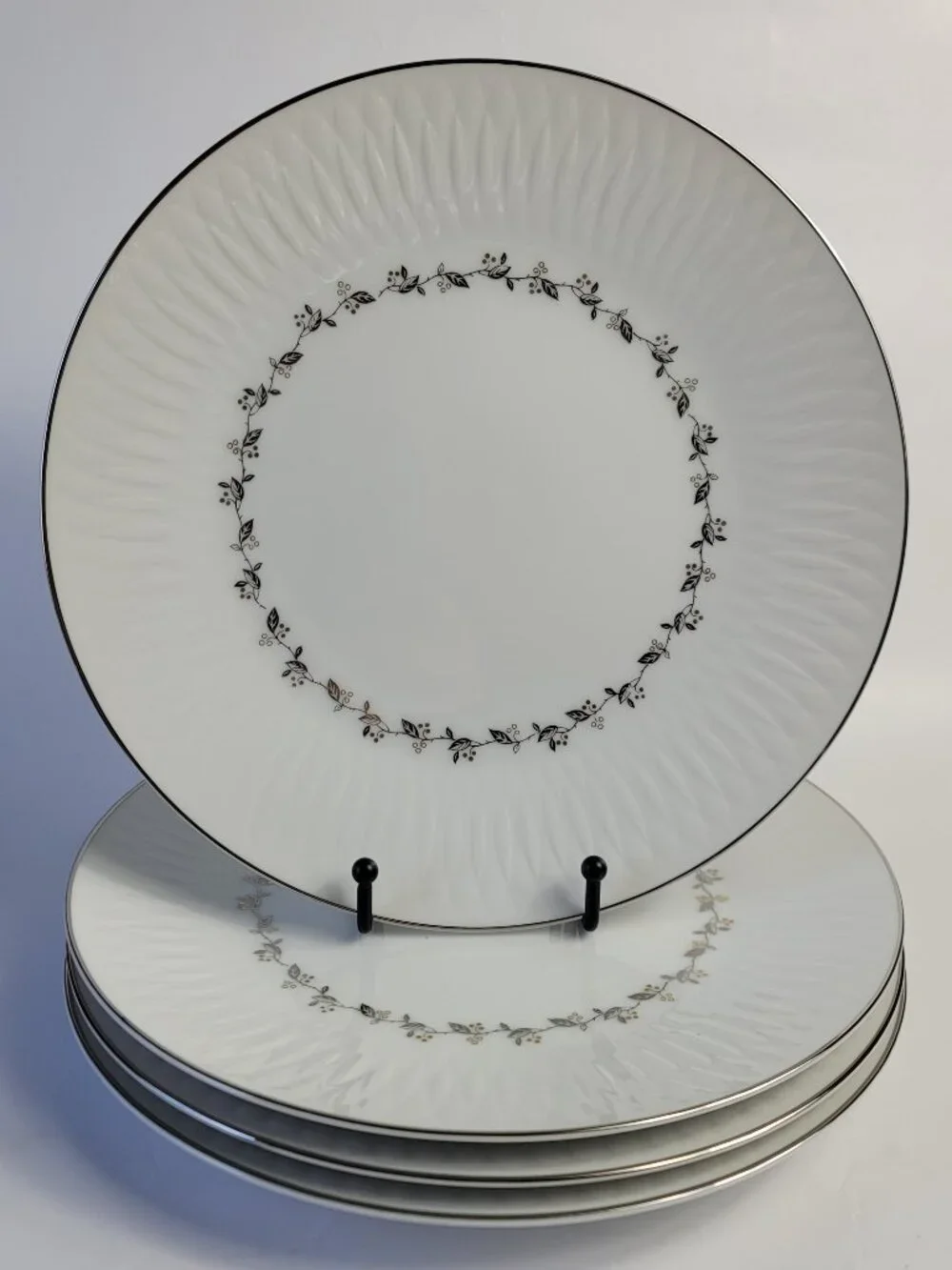 FOUR Sango Carillon Dinner Plates White Gold Berries Platinum Leaves